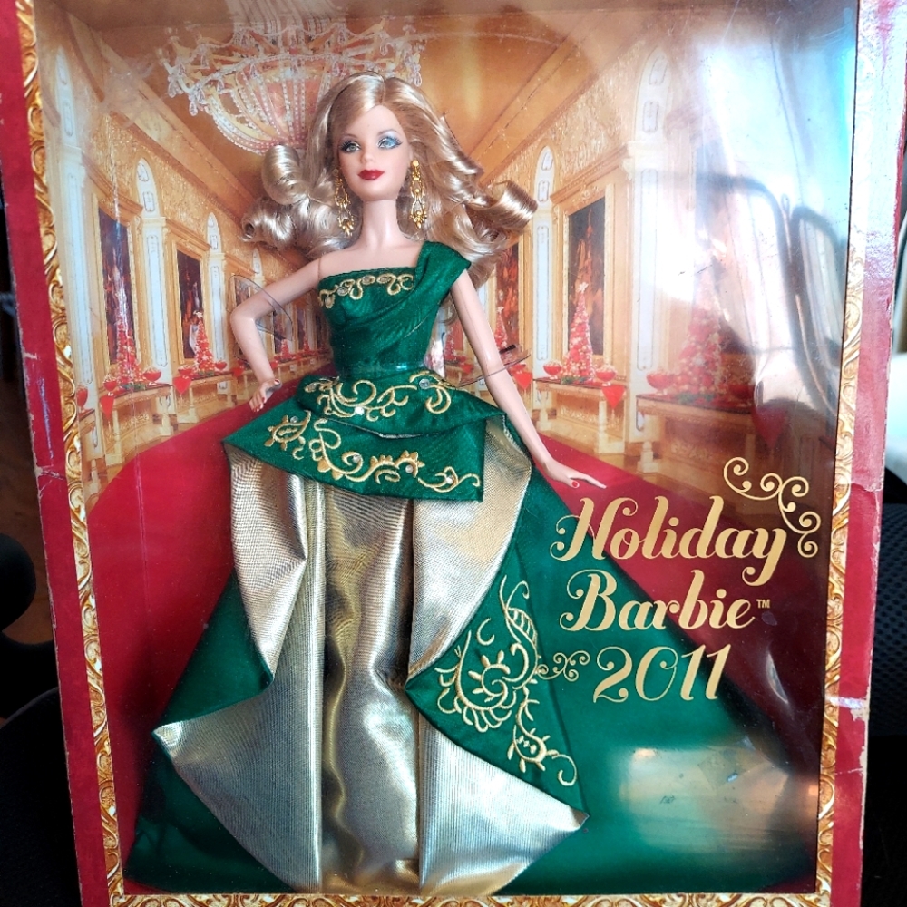 Barbie 2011 holiday barbie